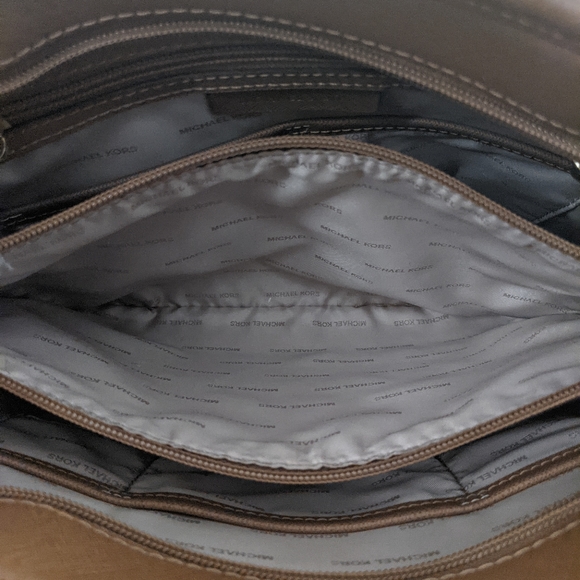 Michael Kors Jet Set Medium Leather Snap Pocket Tote Brown - Picture 6 of 10